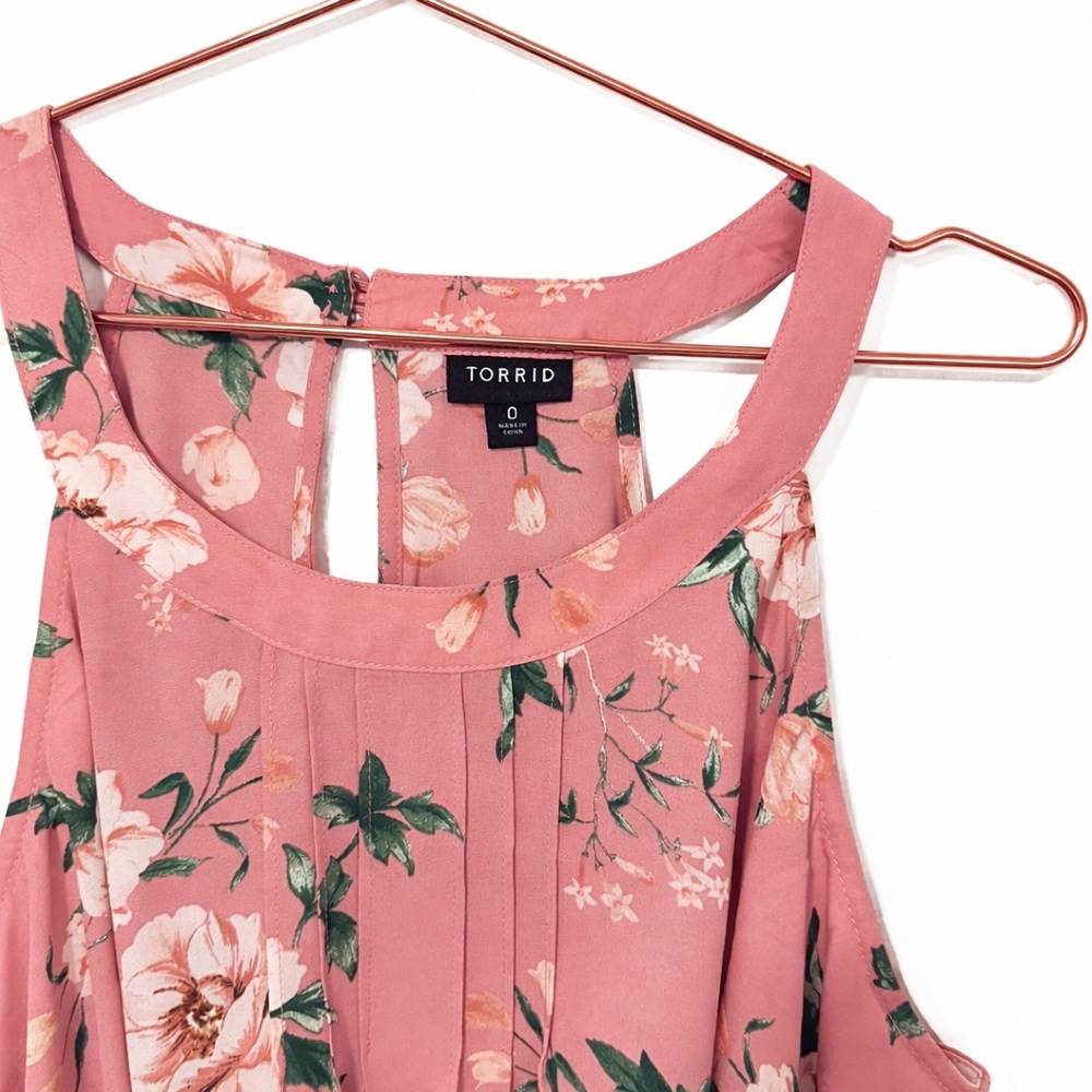 🌸 Torrid Blush Pink Floral Blouse – Romantic & Flowy 🌸 - Picture 2 of 6